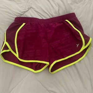Old navy gym shorts size XS with hidden pocket
